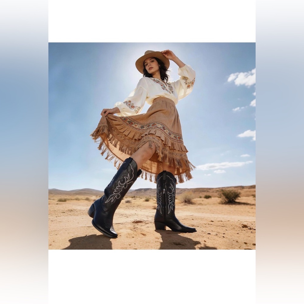 Women's Cowboy Boots - Picture 5 of 6